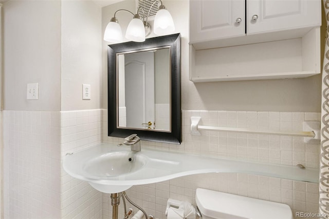 1020 15th St Unit 16A, Denver, CO 80202 - full bathroom with toilet