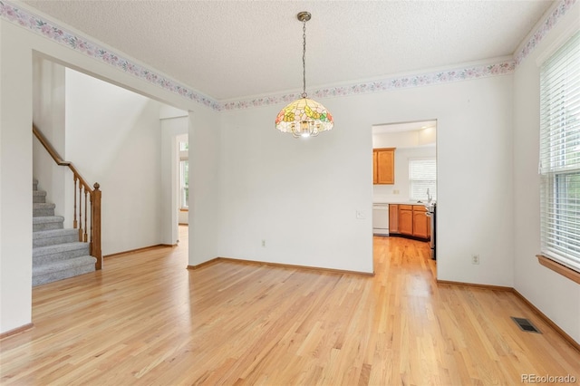 9151 Weatherstone Ct, Highlands Ranch, CO 80126 - photo 6