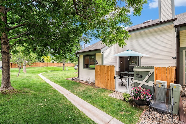 view of yard featuring fence