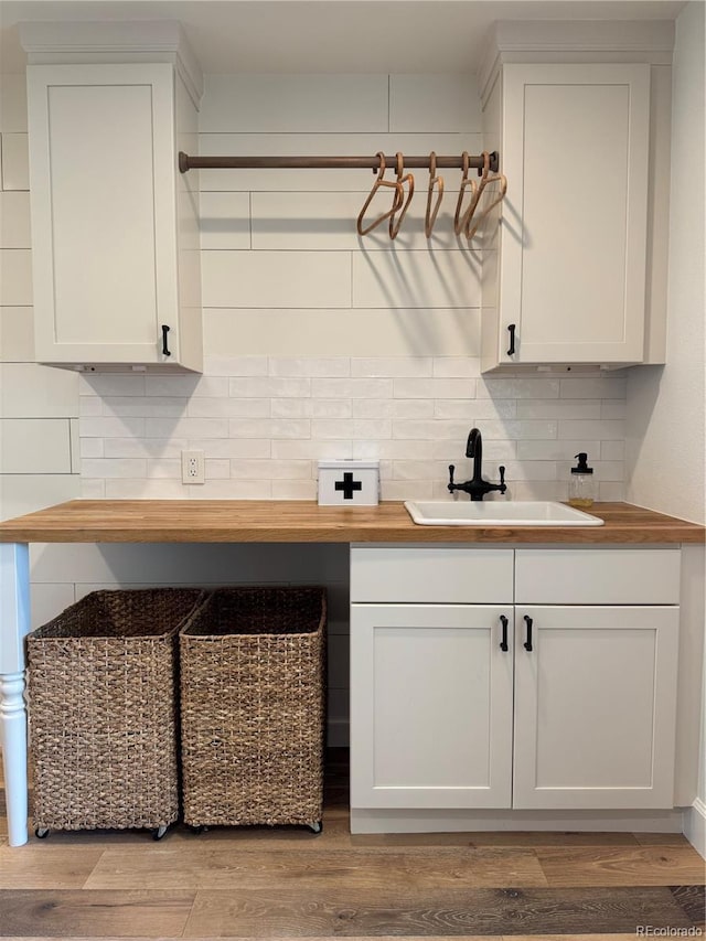 8503 E Jamison Ave, Centennial, CO 80112 - interior space with a sink and light wood-style flooring
