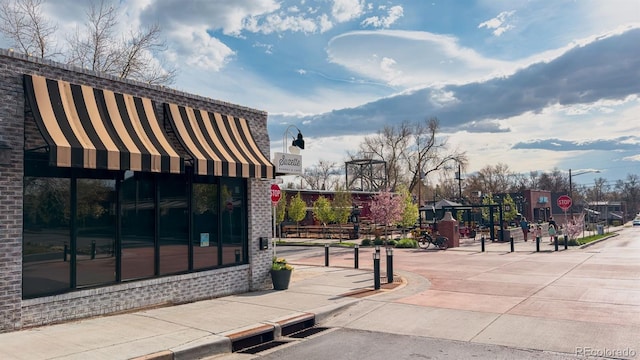 1284 Quitman St, Denver, CO 80204 - view of home's community