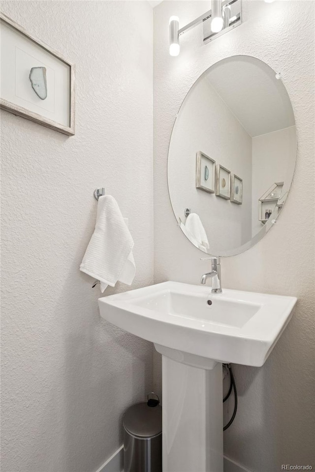 1284 Quitman St, Denver, CO 80204 - view of bathroom
