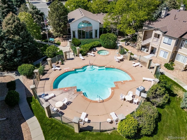 9911 E Idaho Cir Unit 202, Denver, CO 80247 - community pool with a patio and a hot tub