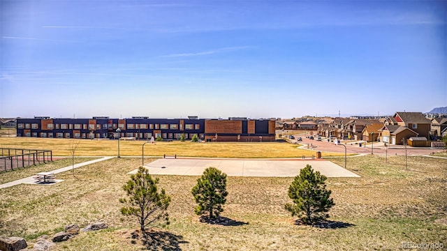 view of yard featuring a residential view