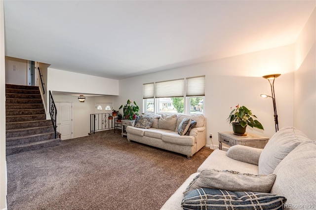 living room with carpet