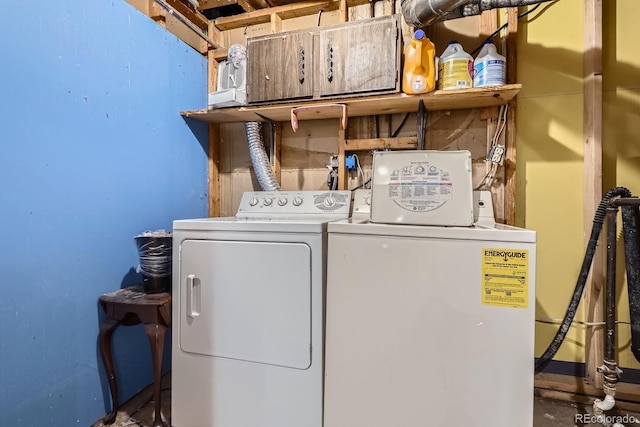 7198 Eaton Ct, Arvada, CO 80003 - laundry area with washer and clothes dryer