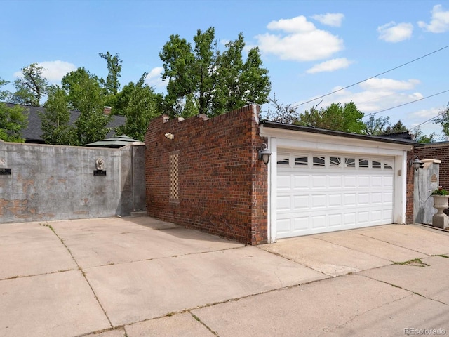 405 S University Blvd, Denver, CO 80209 - view of garage