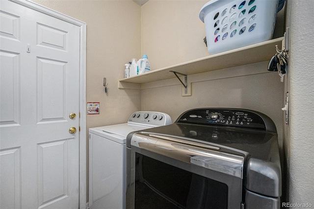 20137 E Prentice Pl, Centennial, CO 80015 - clothes washing area featuring laundry area and washer and clothes dryer