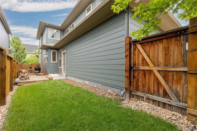 8768 E 54th Pl, Denver, CO 80238 - view of yard featuring a deck