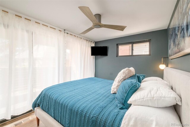 bedroom with a ceiling fan
