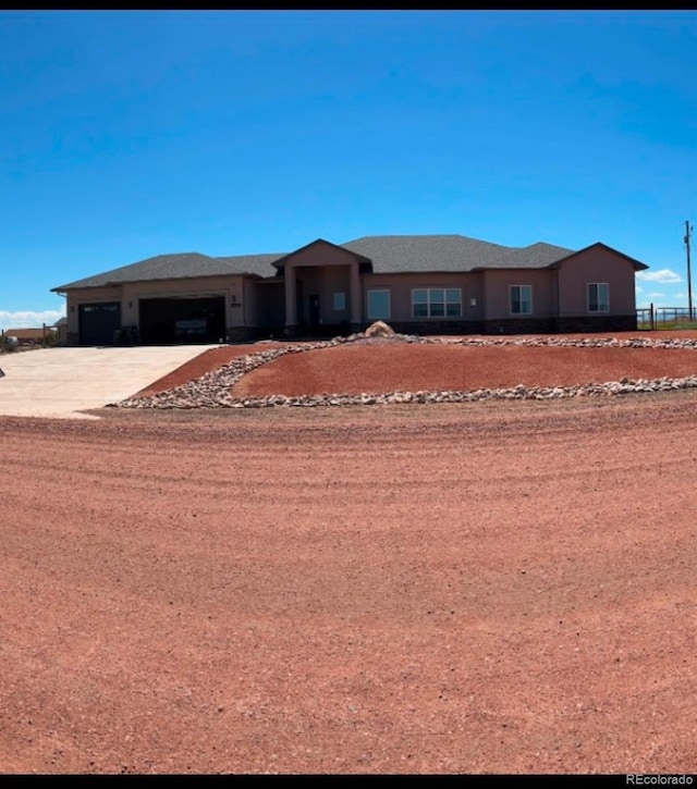 view of front facade with a garage