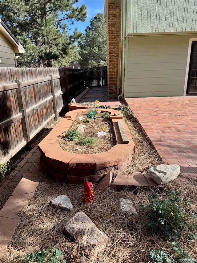 280 Raven Hills Rd, Colorado Springs, CO 80919 - view of yard with a fenced backyard
