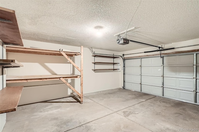 1661 S Fulton St, Aurora, CO 80247 - garage with a garage door opener