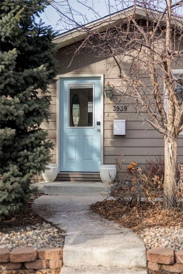 view of property entrance