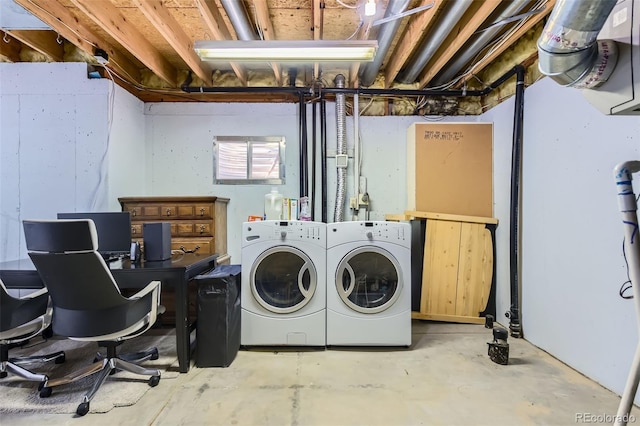 728 Poppywood Pl, Highlands Ranch, CO 80126 - laundry area featuring washing machine and clothes dryer