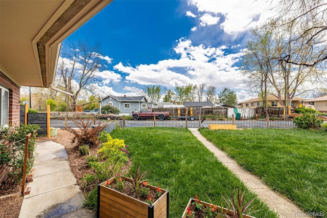 6005 W 39th Ave Unit 6005, Wheat Ridge, CO 80033 - view of yard featuring a residential view and fence
