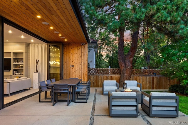 view of patio / terrace featuring an outdoor hangout area