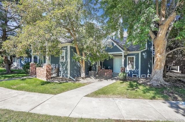 view of front of house with a front yard