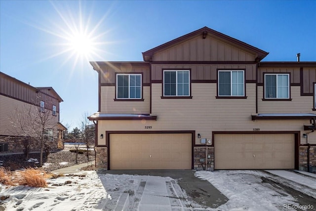 view of front of house featuring a garage