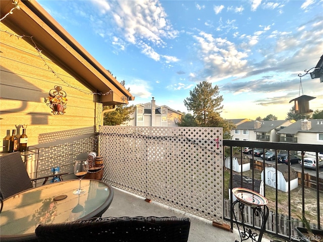 2575 S Syracuse Way Unit F301, Denver, CO 80231 - view of yard featuring a balcony and a residential view