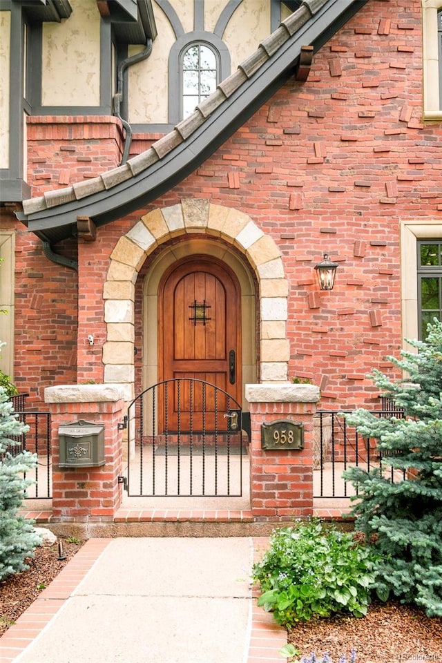 958 S Columbine St, Denver, CO 80209 - entrance to property with brick siding