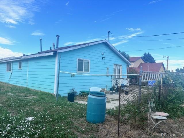310 E Strong Ave, Trinidad, CO 81082 - view of side of home