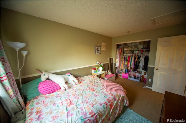 9950 Sydney Ln, Highlands Ranch, CO 80130 - carpeted bedroom with a closet and a textured ceiling