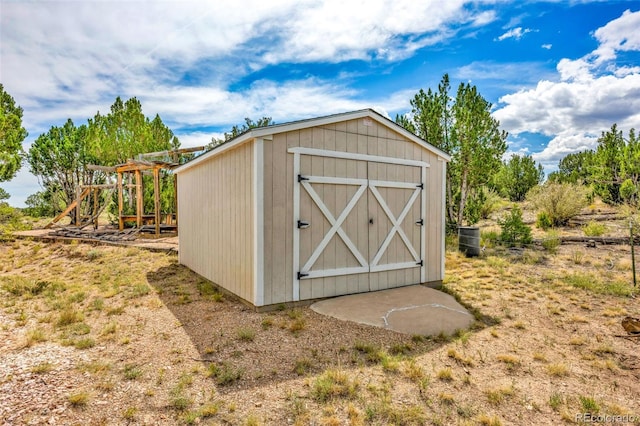 view of outbuilding