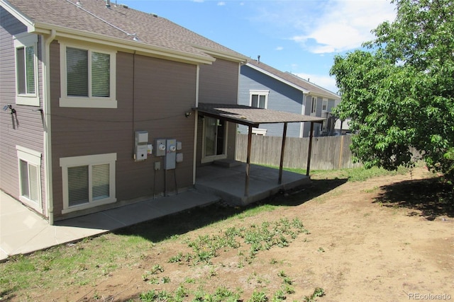 2517 S Genoa St, Aurora, CO 80013 - back of house with a patio area