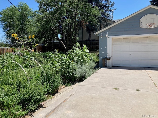 5350 Primrose Ln, Denver, CO 80221 - view of garage