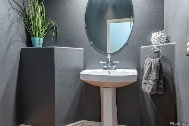 9758 Red Oakes Dr, Highlands Ranch, CO 80126 - view of bathroom