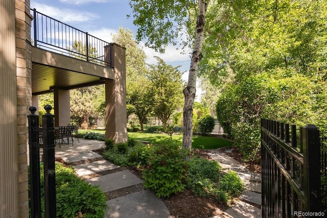 2535 W 115th Dr, Westminster, CO 80234 - view of yard featuring a balcony