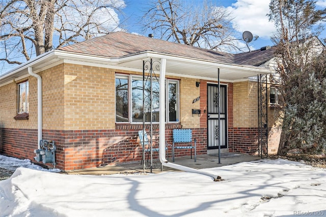 view of front of house with covered porch