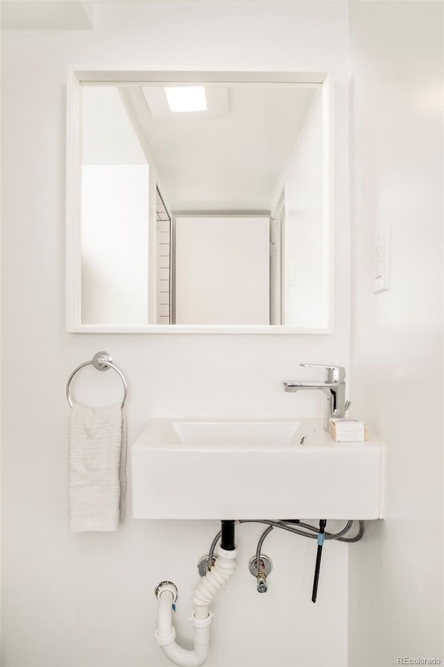 1884 S Ivy St, Denver, CO 80224 - bathroom with a sink