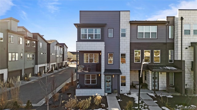 view of front of property with a residential view