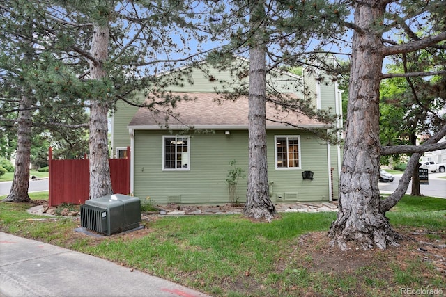 8997 W 88th Ave, Westminster, CO 80021 - view of side of property featuring roof with shingles