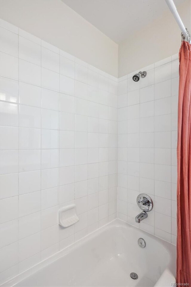 8490 E Davies Pl, Centennial, CO 80112 - bathroom with shower / tub combo