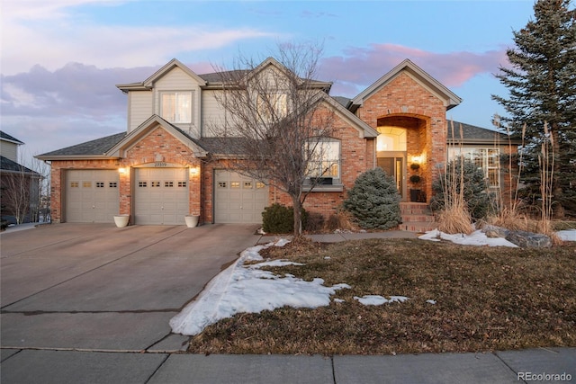 view of front property featuring a garage