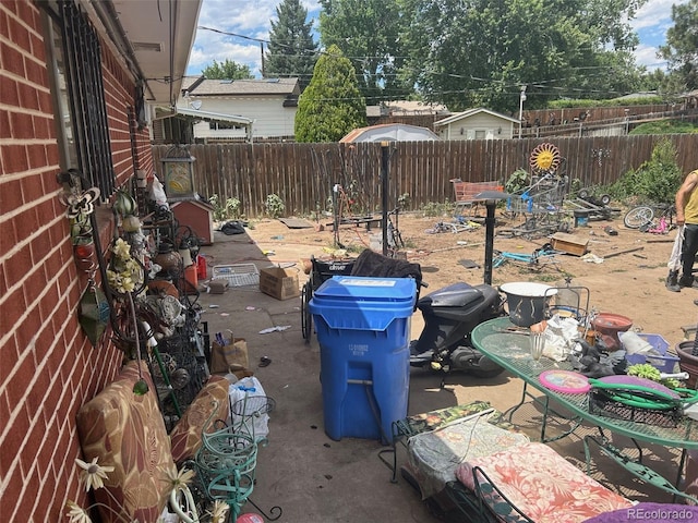 view of yard featuring a patio area