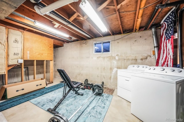 exercise area with washer / clothes dryer