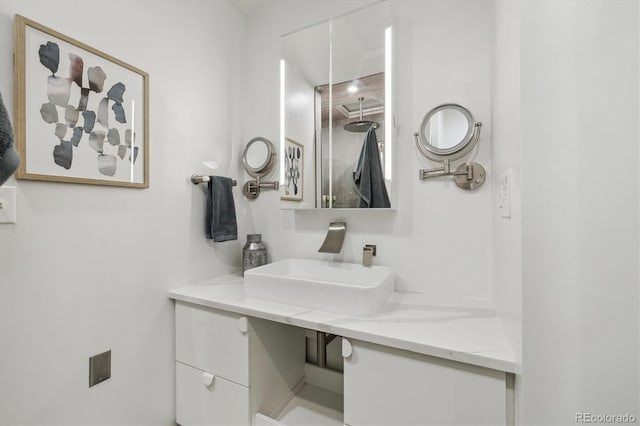 2059 S Balsam St, Lakewood, CO 80227 - bathroom with vanity