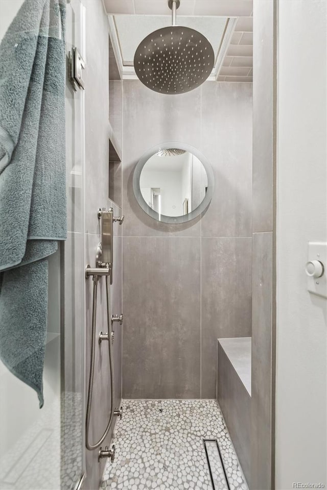 2059 S Balsam St, Lakewood, CO 80227 - full bathroom featuring a tile shower and tile patterned flooring