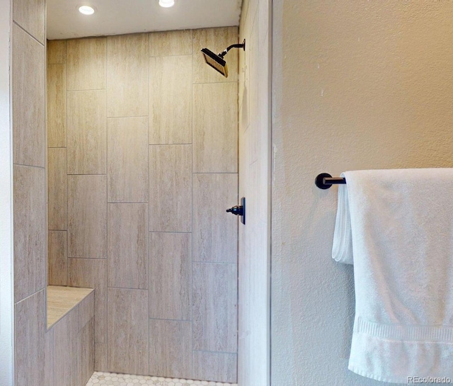 6278 E Euclid Ave, Centennial, CO 80111 - full bathroom featuring tiled shower and recessed lighting