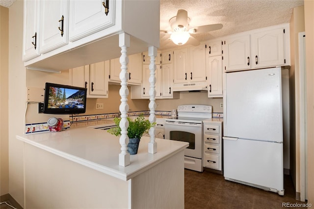 kitchen featuring white cabinetry, ceiling fan, kitchen peninsula, a textured ceiling, and white appliances