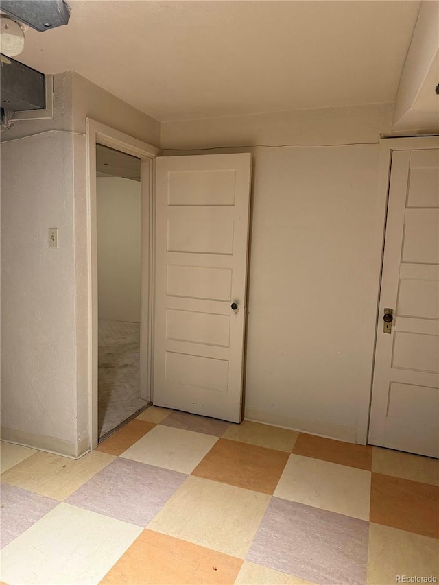6375 E 6th Avenue Parkway, Denver, CO 80220 - hall featuring light floors