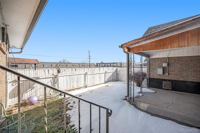 view of yard featuring a patio