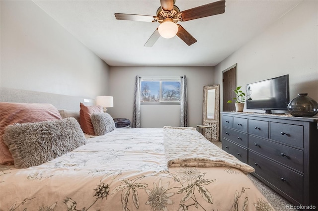 bedroom with ceiling fan