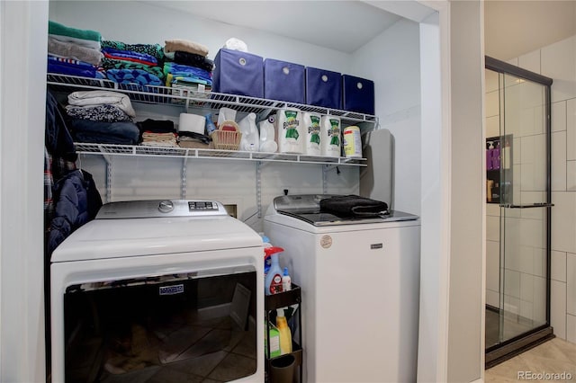 laundry area featuring washer and clothes dryer