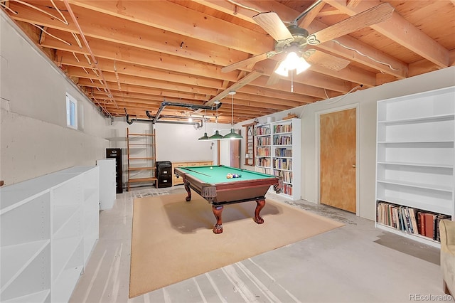 rec room featuring pool table