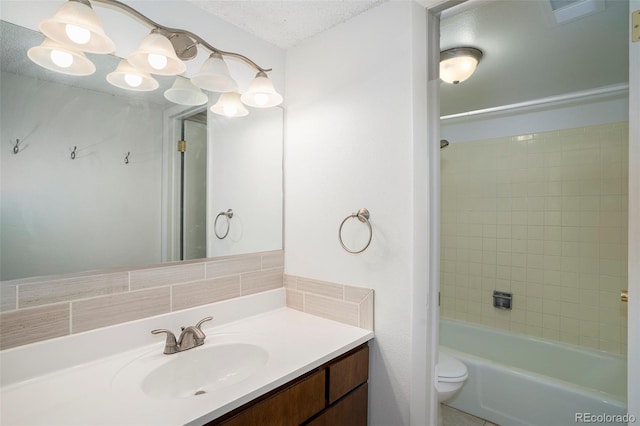 3405 W 16th St Unit 14C, Greeley, CO 80634 - full bath featuring toilet, vanity, and shower / tub combination